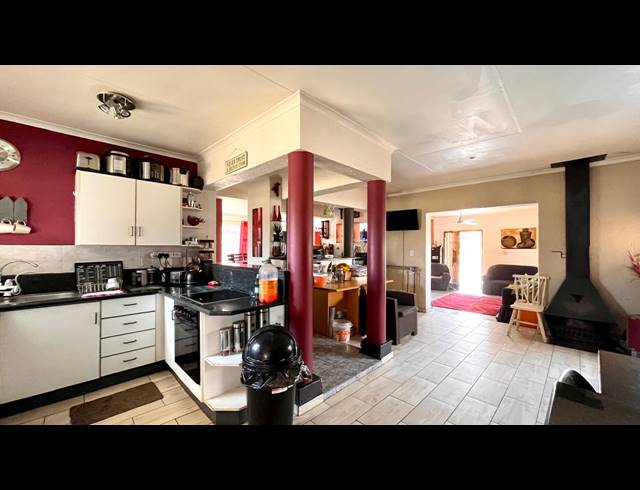 4 BEDROOM HOUSE FOR SALE IN DALPARK EXT 1